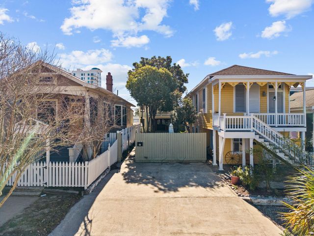 611 Church Street, Galveston, TX 77550
