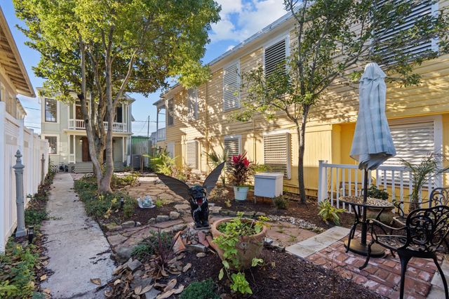 611 Church Street, Galveston, TX 77550