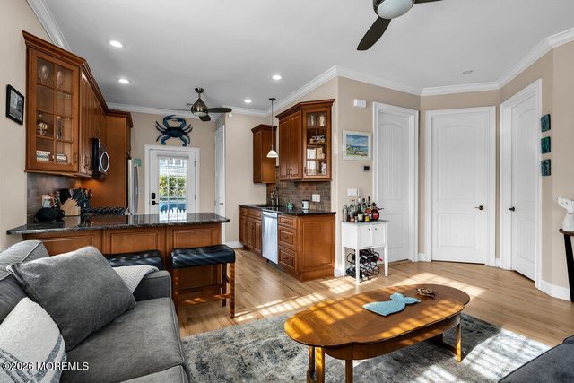 120 10th Avenue 11, Belmar, NJ 07719