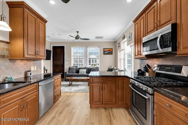 120 10th Avenue 11, Belmar, NJ 07719