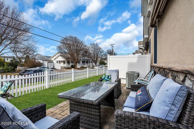 120 10th Avenue 11, Belmar, NJ 07719