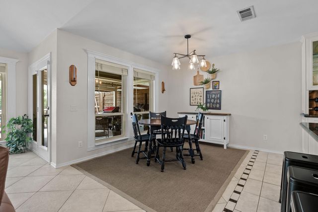 1910 Circleview Drive, Weatherford, TX 76087