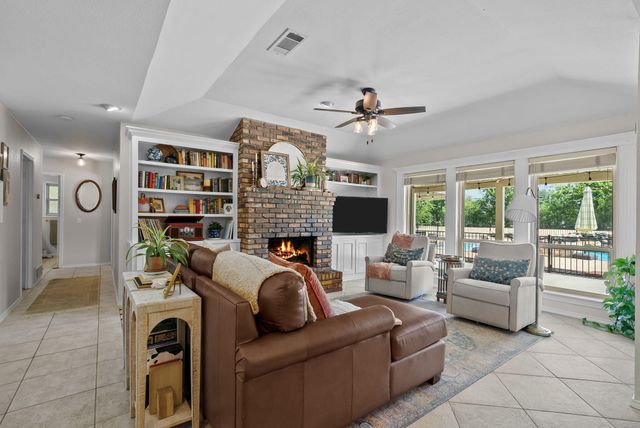 1910 Circleview Drive, Weatherford, TX 76087