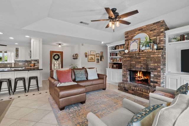 1910 Circleview Drive, Weatherford, TX 76087