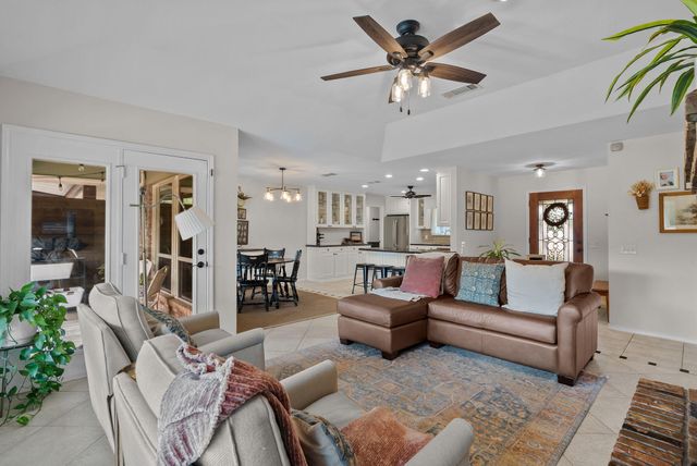 1910 Circleview Drive, Weatherford, TX 76087