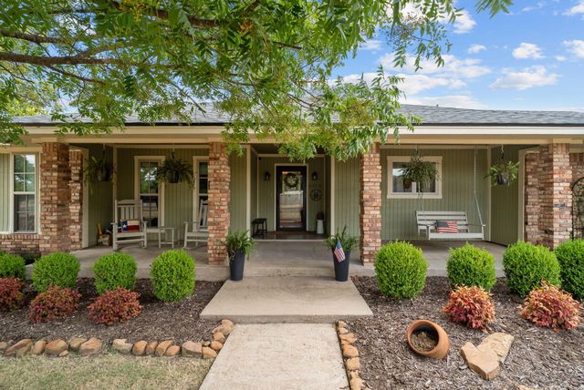 1910 Circleview Drive, Weatherford, TX 76087
