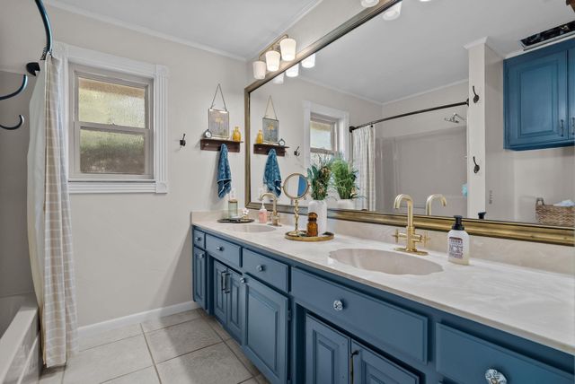 1910 Circleview Drive, Weatherford, TX 76087