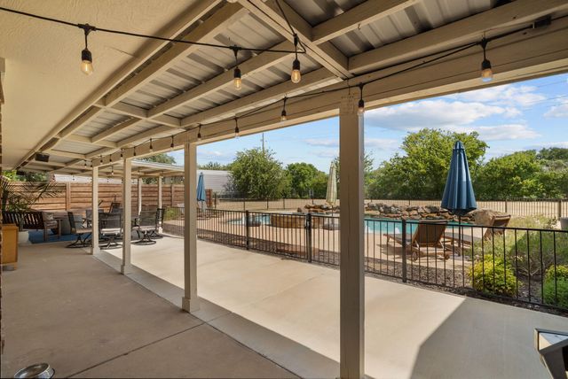 1910 Circleview Drive, Weatherford, TX 76087