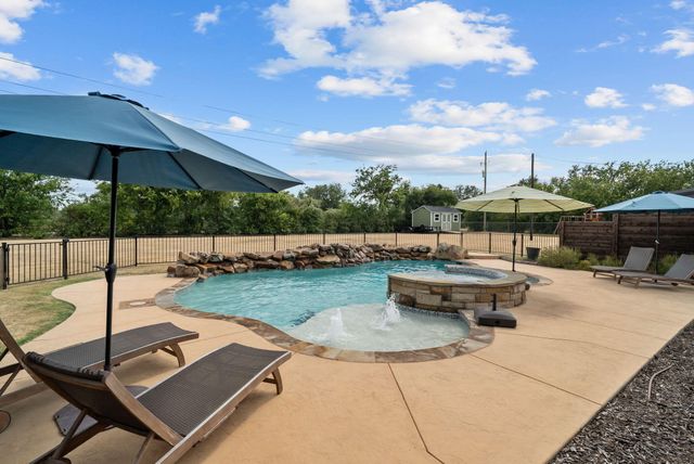 1910 Circleview Drive, Weatherford, TX 76087