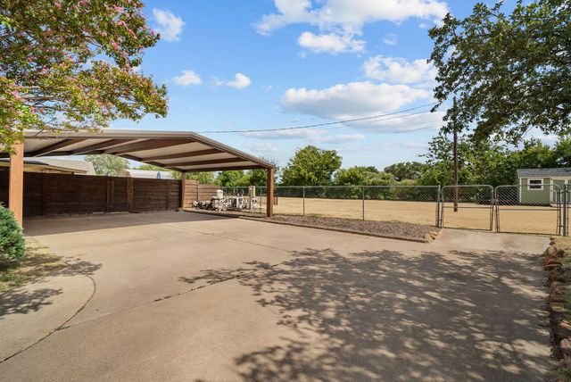 1910 Circleview Drive, Weatherford, TX 76087