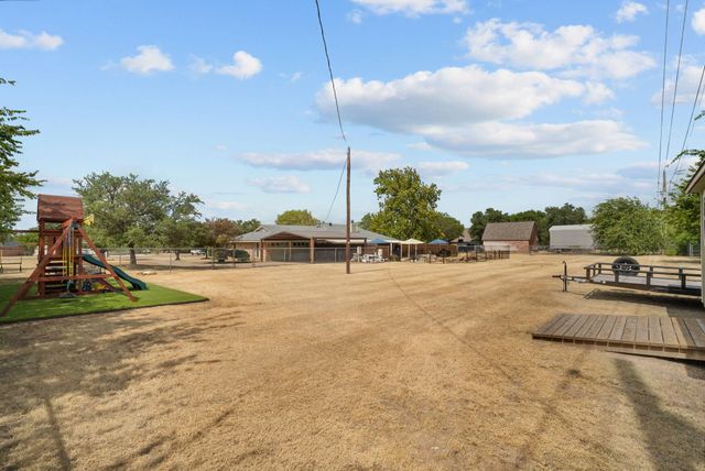 1910 Circleview Drive, Weatherford, TX 76087