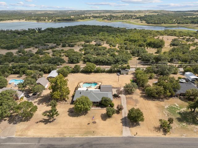 1910 Circleview Drive, Weatherford, TX 76087