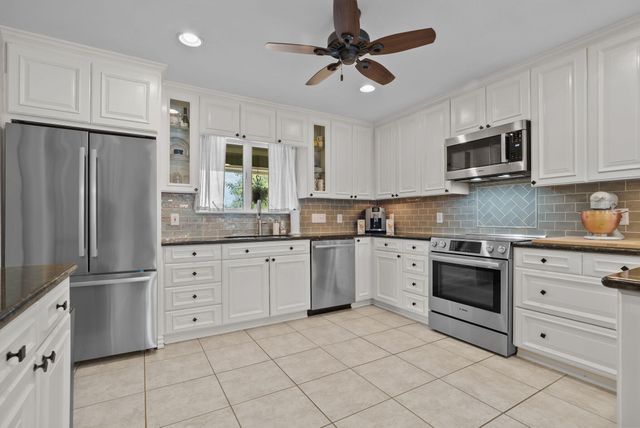 1910 Circleview Drive, Weatherford, TX 76087