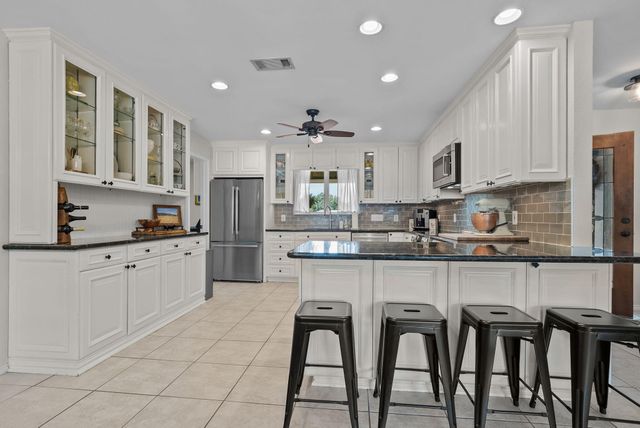 1910 Circleview Drive, Weatherford, TX 76087