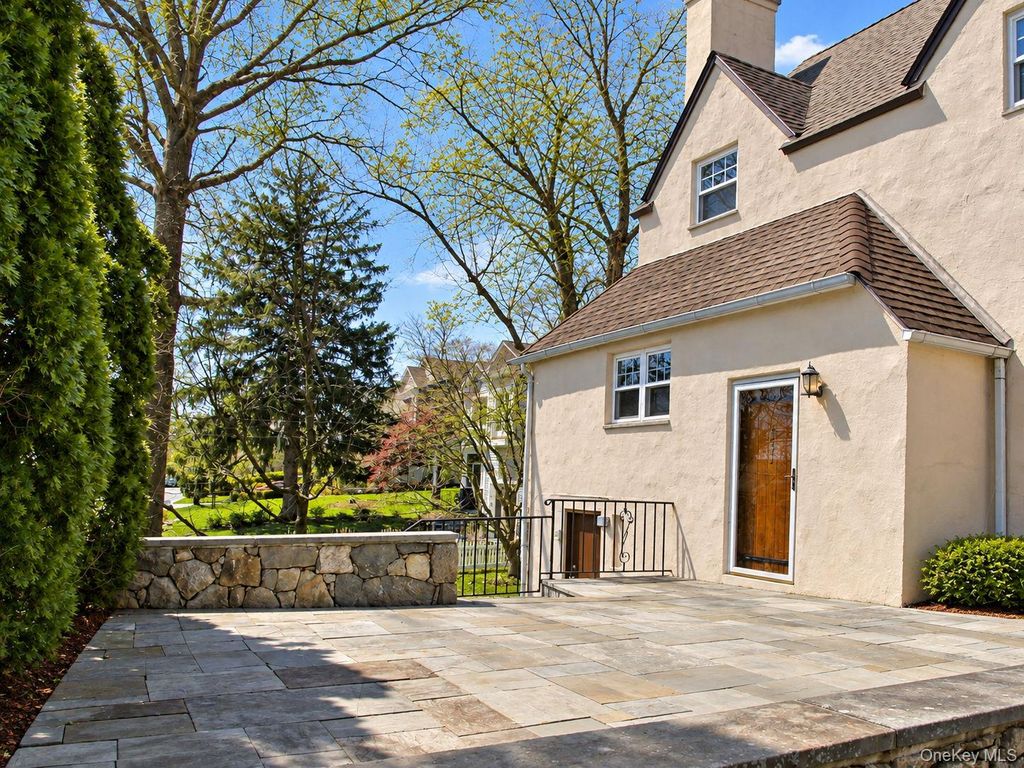 153 Highview Street, Mamaroneck, NY 10543 — photo 2