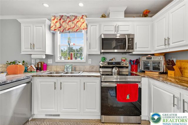 8792 Turkey Ridge Road, Upper Macungie Twp, PA 18031