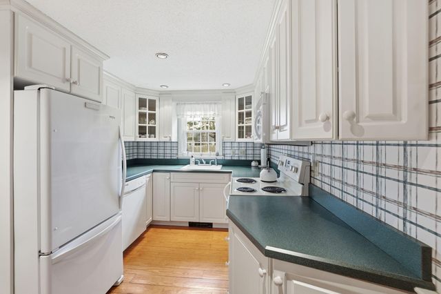 13 Robert Lane, West Harwich, MA 02671