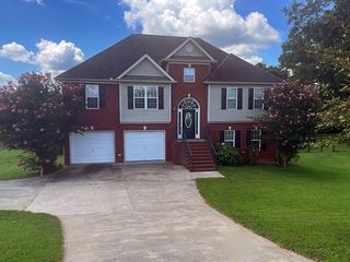 160 Peach Blossom SE Lane, Calhoun, GA 30701