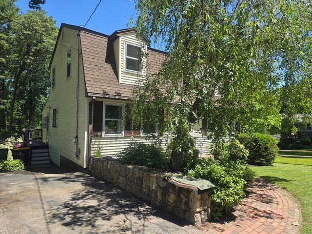 69 Gates St, Framingham, MA 01701