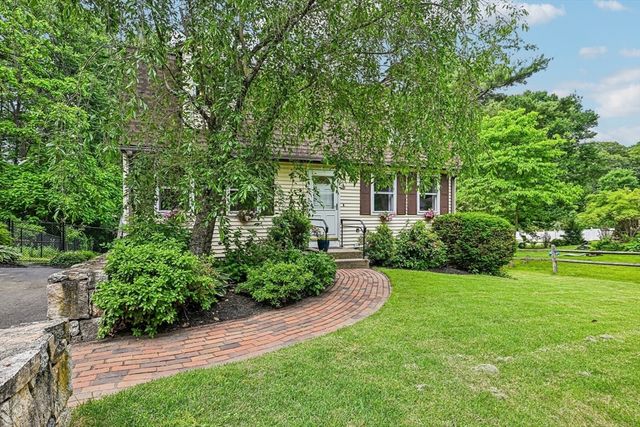 69 Gates St, Framingham, MA 01701