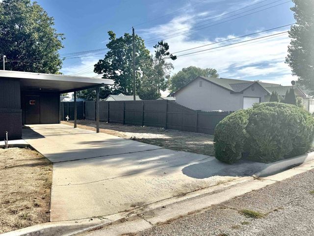 1512 10th St S, Nampa, ID 83651