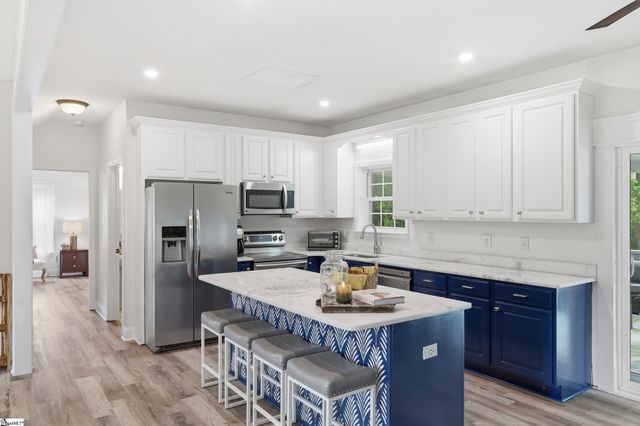 274 Circle Drive, Pendleton, SC 29670