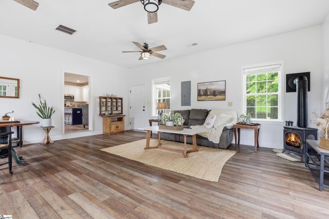 274 Circle Drive, Pendleton, SC 29670