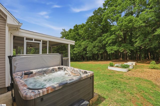 274 Circle Drive, Pendleton, SC 29670