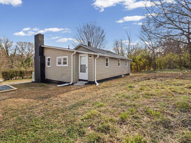 303 Sarratt Ave, Gaffney, SC 29341