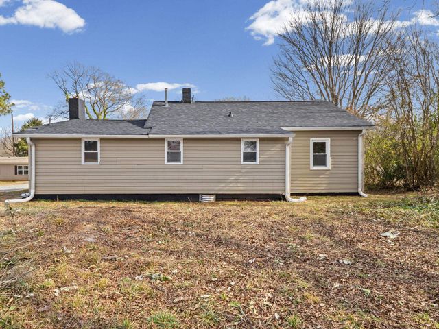 303 Sarratt Ave, Gaffney, SC 29341