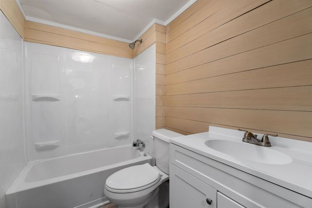 1007 Eastridge Dr, Byrdstown, TN 38549