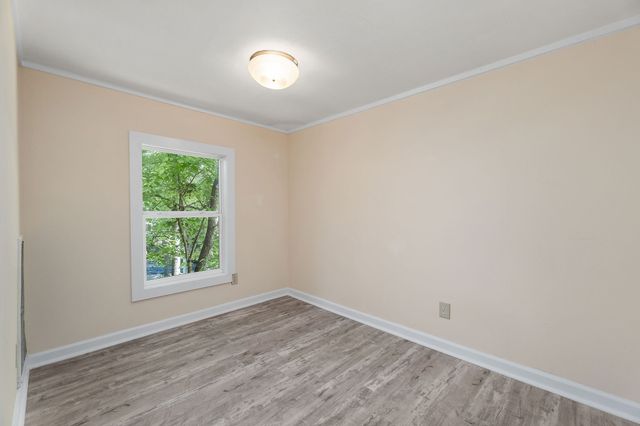 1007 Eastridge Dr, Byrdstown, TN 38549