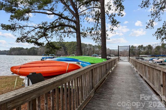 301 Bridges Farm Road, Mooresville, NC 28115