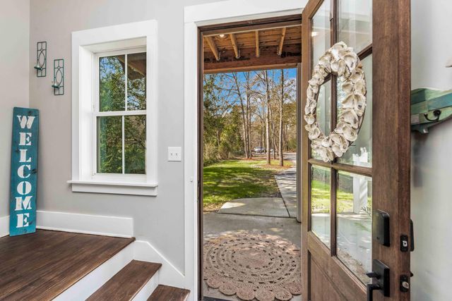 5648 Captain Kidd Road, Hollywood, SC 29449