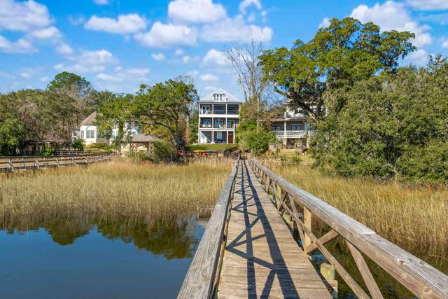 5648 Captain Kidd Road, Hollywood, SC 29449