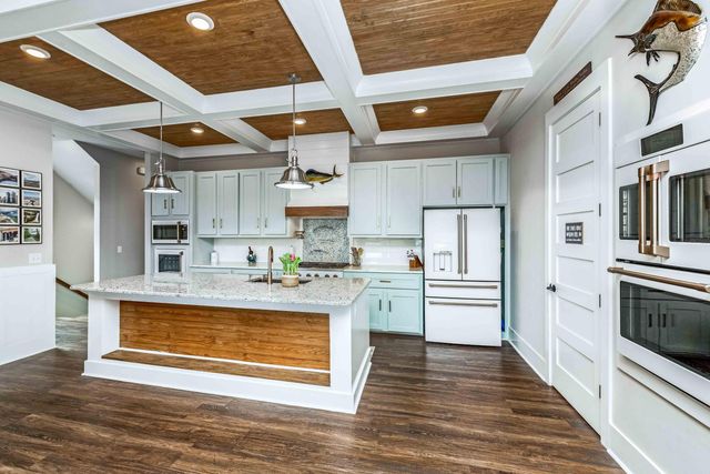 5648 Captain Kidd Road, Hollywood, SC 29449