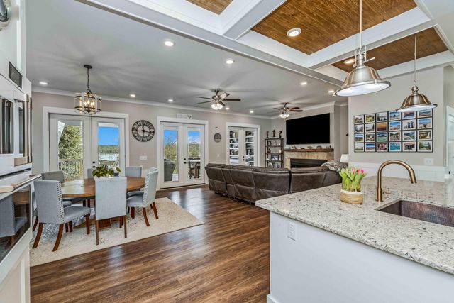 5648 Captain Kidd Road, Hollywood, SC 29449