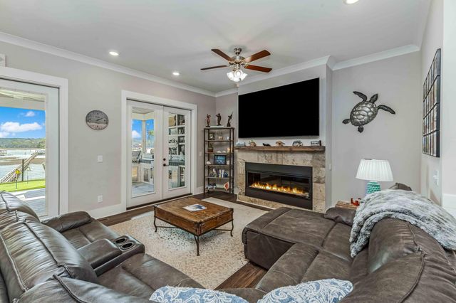 5648 Captain Kidd Road, Hollywood, SC 29449