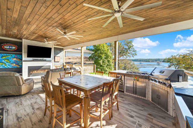 5648 Captain Kidd Road, Hollywood, SC 29449