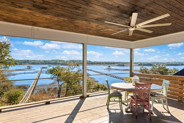 5648 Captain Kidd Road, Hollywood, SC 29449