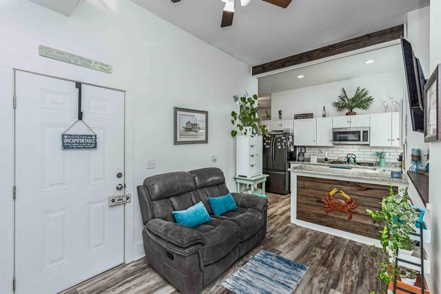 5648 Captain Kidd Road, Hollywood, SC 29449