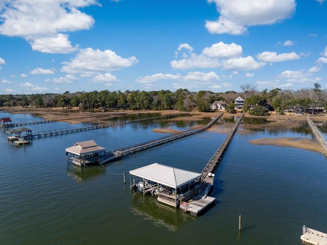 5648 Captain Kidd Road, Hollywood, SC 29449