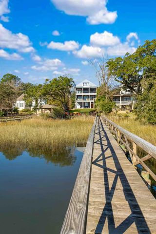 5648 Captain Kidd Road, Hollywood, SC 29449