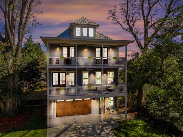 5648 Captain Kidd Road, Hollywood, SC 29449