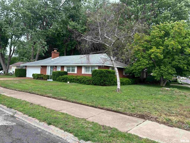 9 PIONEER Court, Pekin, IL 61554