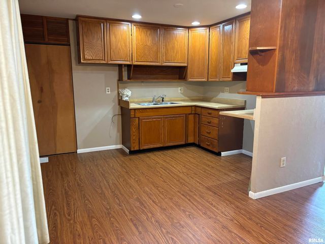 9 PIONEER Court, Pekin, IL 61554