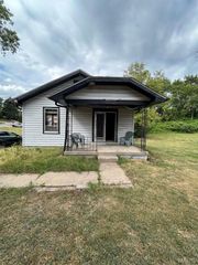10627 Canter Way, Overland, MO 63114