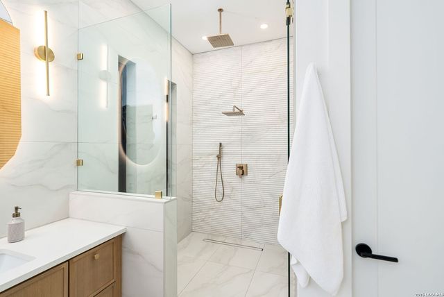 16 GRANTHAM GLN, San Antonio, TX 78257
