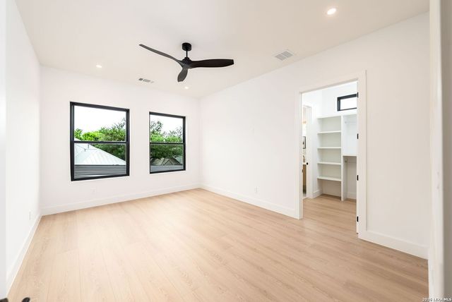 16 GRANTHAM GLN, San Antonio, TX 78257