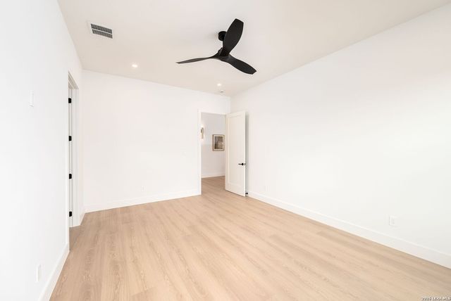 16 GRANTHAM GLN, San Antonio, TX 78257